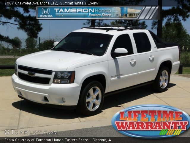 2007 Chevrolet Avalanche LTZ in Summit White