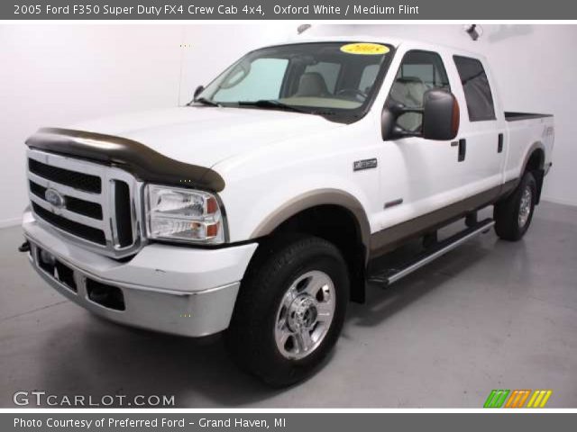 2005 Ford F350 Super Duty FX4 Crew Cab 4x4 in Oxford White