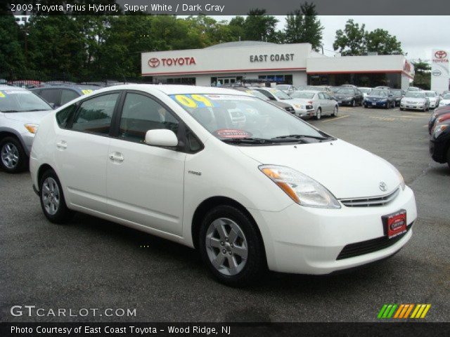 2009 Toyota Prius Hybrid in Super White