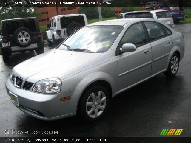 2005 Suzuki Forenza S Sedan in Titanium Silver Metallic