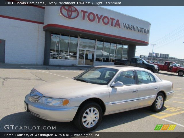2001 Lincoln Continental  in Ivory Parchment Tri-Coat