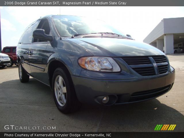 2006 Dodge Grand Caravan SXT in Magnesium Pearl