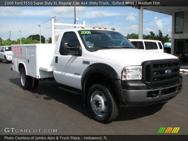2006 Ford F550 Super Duty XL Regular Cab 4x4 Utility Truck in Oxford White