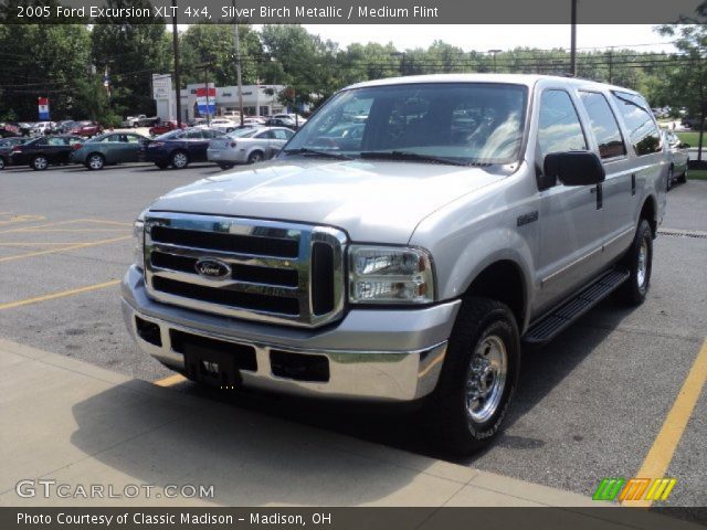 2005 Ford Excursion XLT 4x4 in Silver Birch Metallic