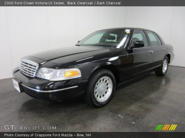 2000 Ford Crown Victoria LX Sedan in Black Clearcoat
