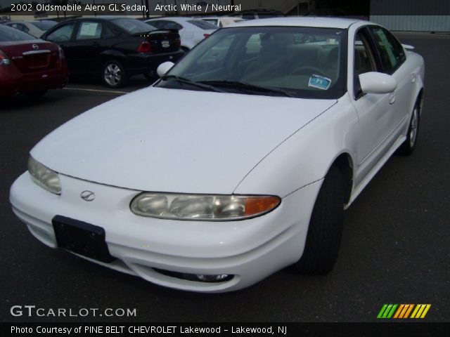 2002 Oldsmobile Alero GL Sedan in Arctic White