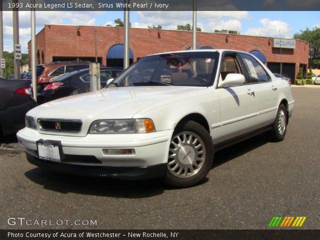 1993 Acura Legend LS Sedan in Sirius White Pearl
