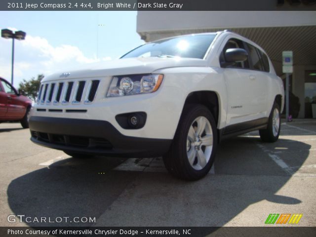 2011 Jeep Compass 2.4 4x4 in Bright White