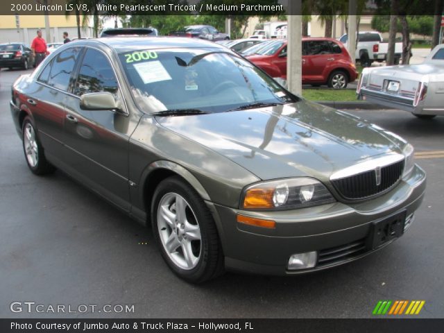 2000 Lincoln LS V8 in White Pearlescent Tricoat