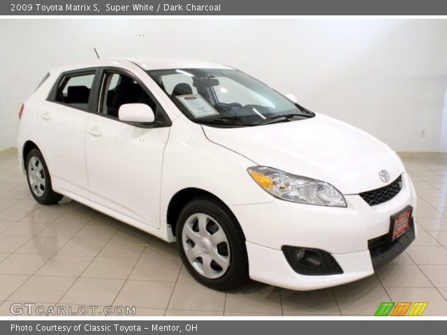 2009 Toyota Matrix S in Super White