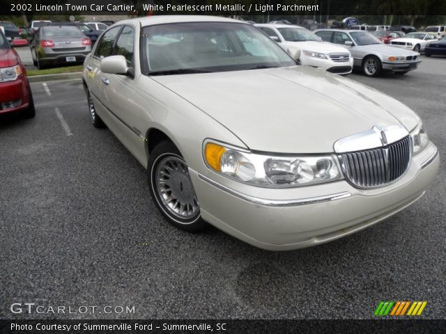 2002 Lincoln Town Car Cartier in White Pearlescent Metallic