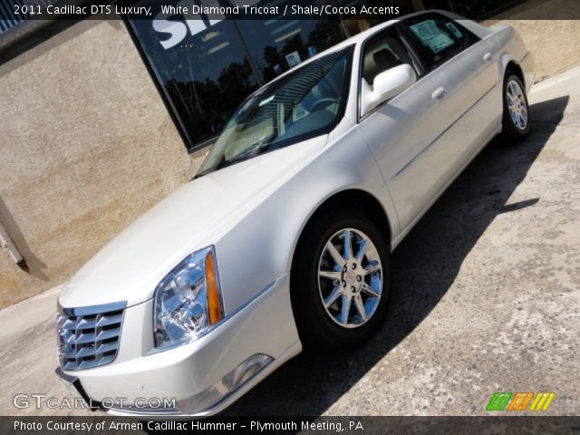 2011 Cadillac DTS Luxury in White Diamond Tricoat