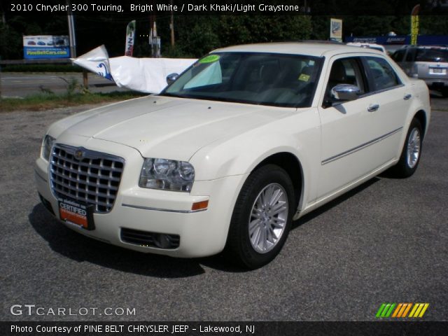 2010 Chrysler 300 Touring in Bright White