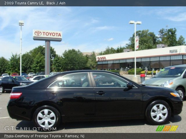 2009 Toyota Camry LE in Black