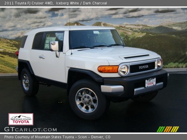 2011 Toyota FJ Cruiser 4WD in Iceberg White