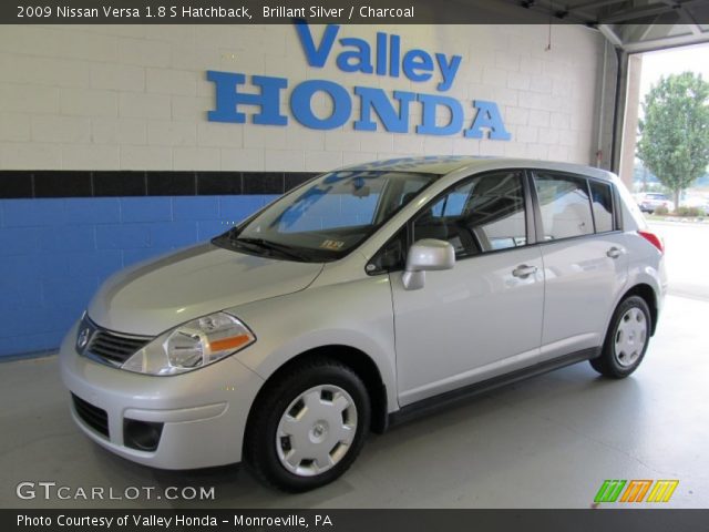2009 Nissan Versa 1.8 S Hatchback in Brillant Silver