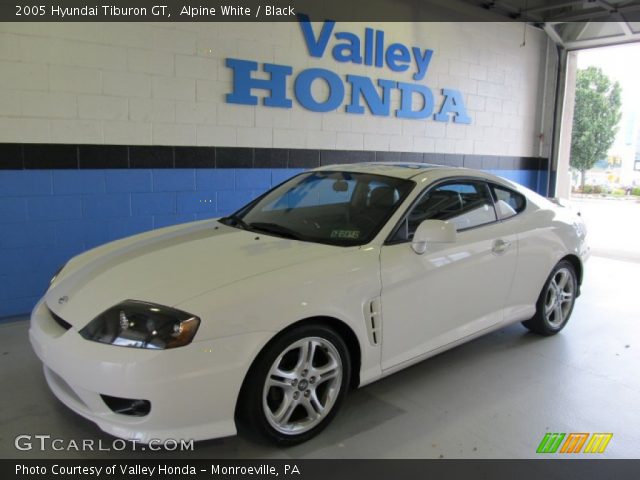 2005 Hyundai Tiburon GT in Alpine White