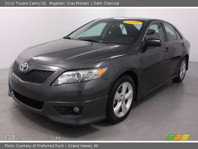 2010 Toyota Camry SE in Magnetic Gray Metallic