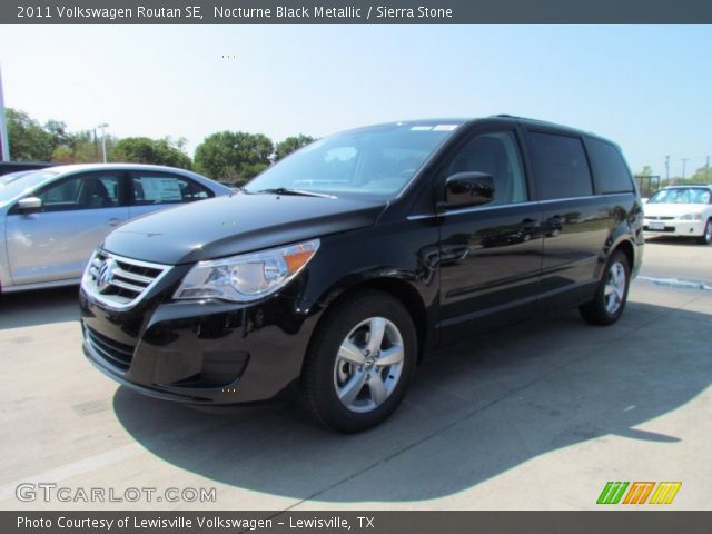 2011 Volkswagen Routan SE in Nocturne Black Metallic