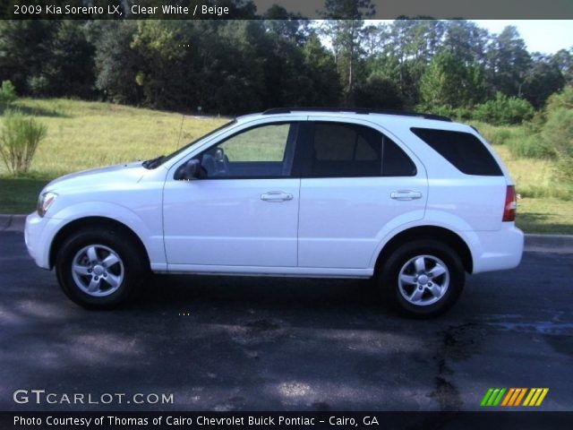 2009 Kia Sorento LX in Clear White