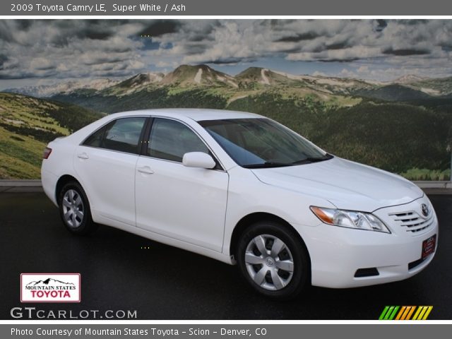 2009 Toyota Camry LE in Super White