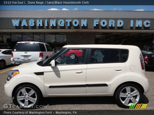 2010 Kia Soul ! in Dune Beige