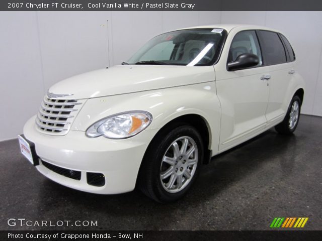 2007 Chrysler PT Cruiser  in Cool Vanilla White