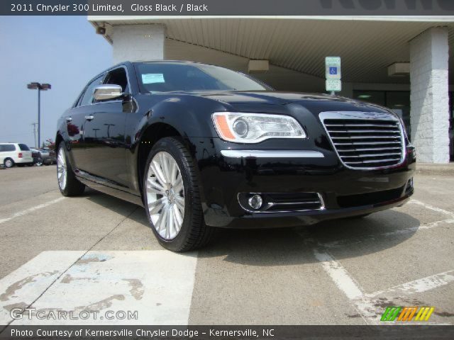 2011 Chrysler 300 Limited in Gloss Black