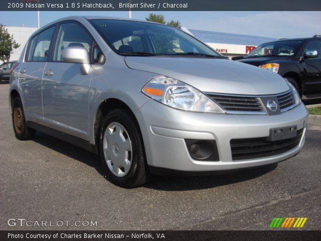 2009 Nissan Versa 1.8 S Hatchback in Brillant Silver