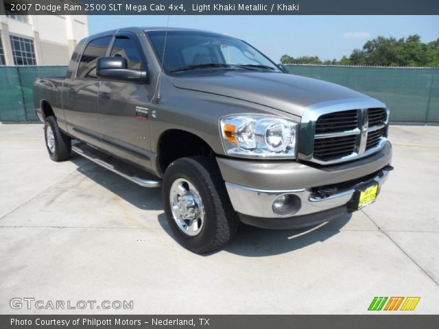 2007 Dodge Ram 2500 SLT Mega Cab 4x4 in Light Khaki Metallic