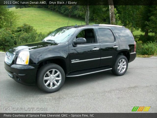 2011 GMC Yukon Denali AWD in Onyx Black