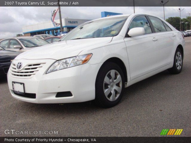 2007 Toyota Camry LE in Super White