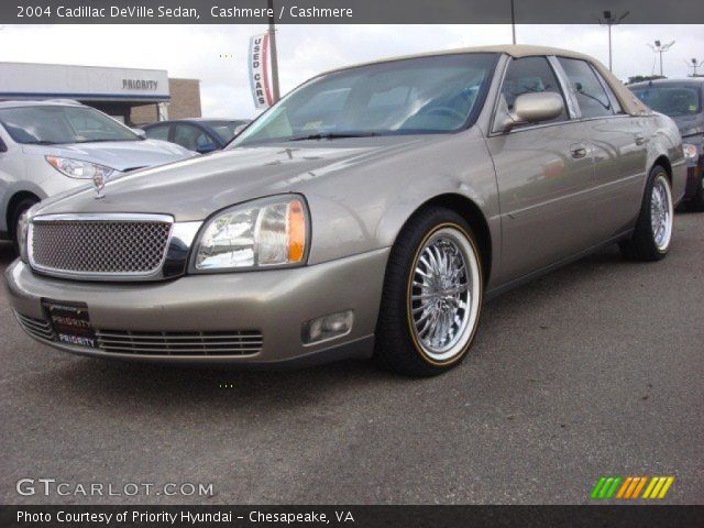 2004 Cadillac DeVille Sedan in Cashmere