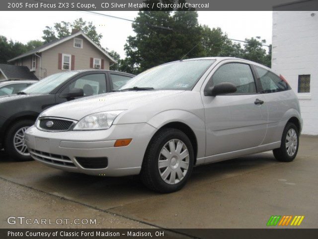 2005 Ford Focus ZX3 S Coupe in CD Silver Metallic