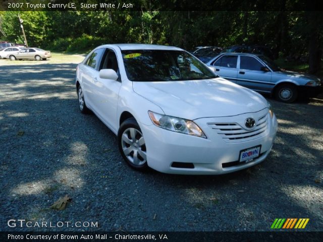 2007 Toyota Camry LE in Super White