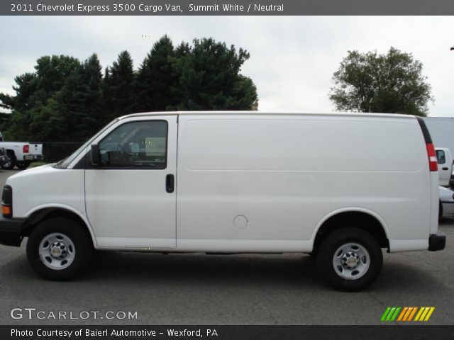 2011 Chevrolet Express 3500 Cargo Van in Summit White