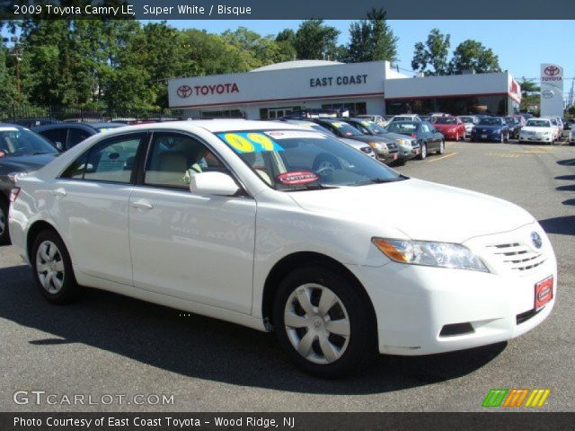 2009 Toyota Camry LE in Super White
