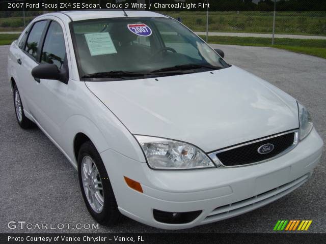 2007 Ford Focus ZX4 SE Sedan in Cloud 9 White