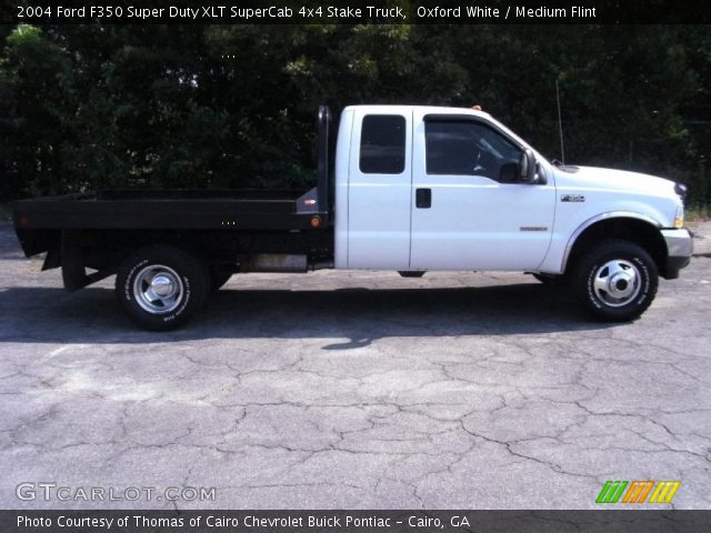 2004 Ford F350 Super Duty XLT SuperCab 4x4 Stake Truck in Oxford White