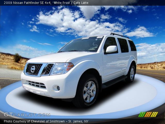 2009 Nissan Pathfinder SE 4x4 in White Frost