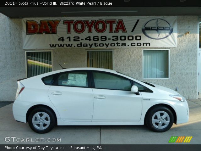 2011 Toyota Prius Hybrid III in Blizzard White Pearl