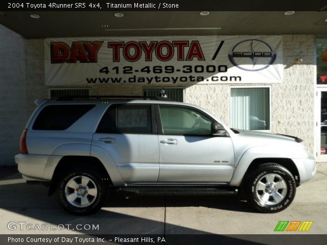 2004 Toyota 4Runner SR5 4x4 in Titanium Metallic