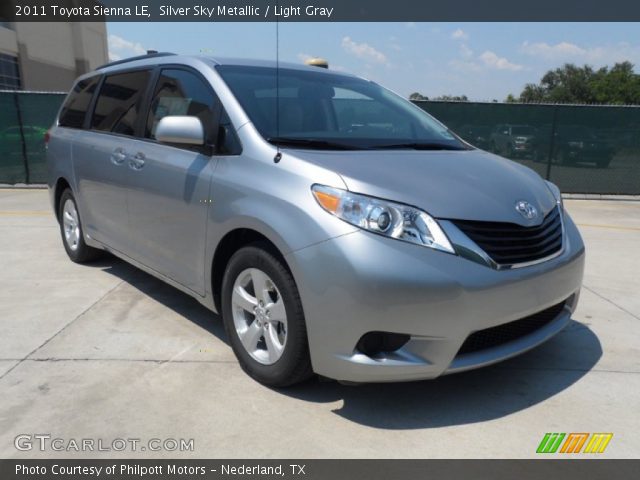 2011 Toyota Sienna LE in Silver Sky Metallic