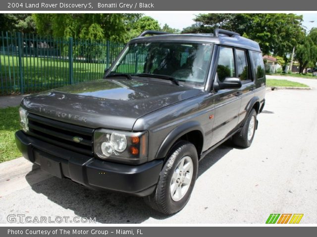 2004 Land Rover Discovery S in Bonatti Grey