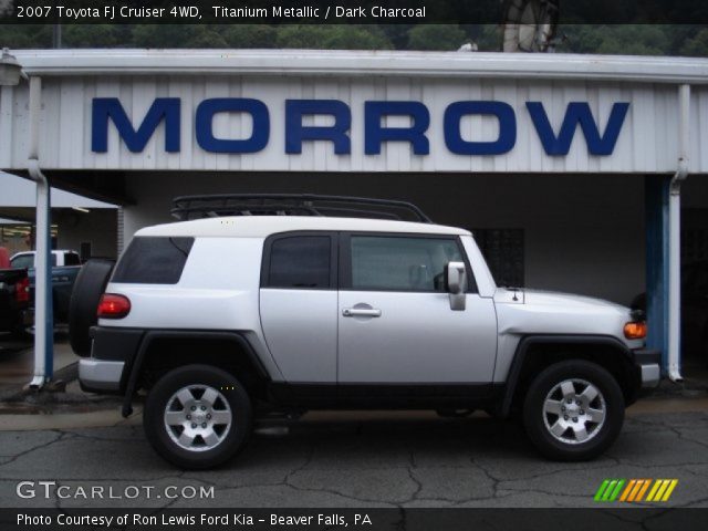 2007 Toyota FJ Cruiser 4WD in Titanium Metallic