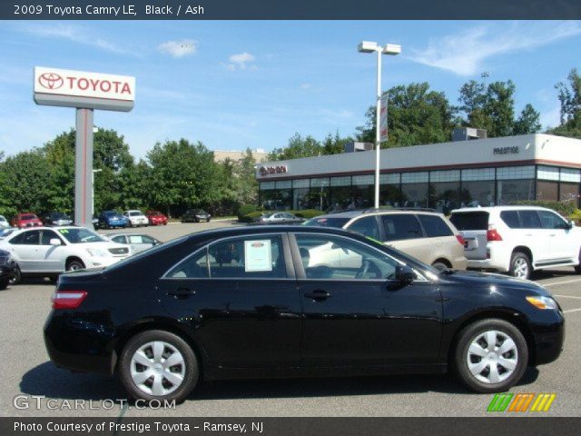 2009 Toyota Camry LE in Black