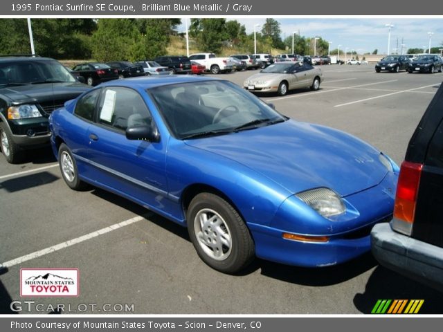 1995 Pontiac Sunfire SE Coupe in Brilliant Blue Metallic