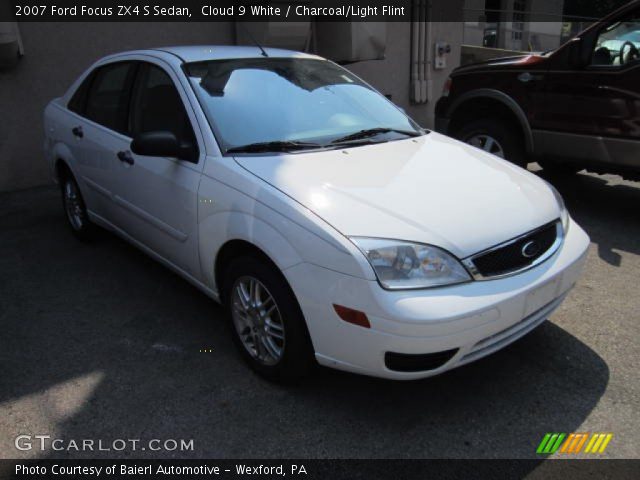 2007 Ford Focus ZX4 S Sedan in Cloud 9 White