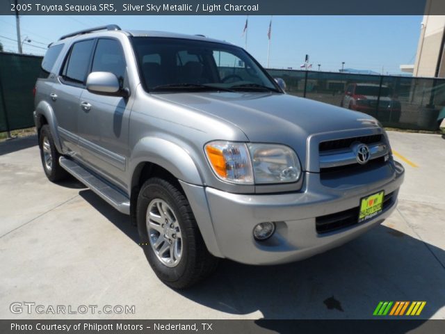 2005 Toyota Sequoia SR5 in Silver Sky Metallic