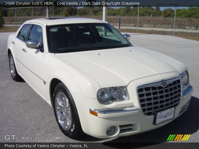 2006 Chrysler 300 C HEMI in Cool Vanilla